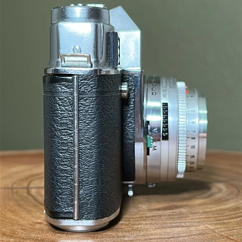 Kodak Retina Reflex S Camera + Case – for Repair/Display